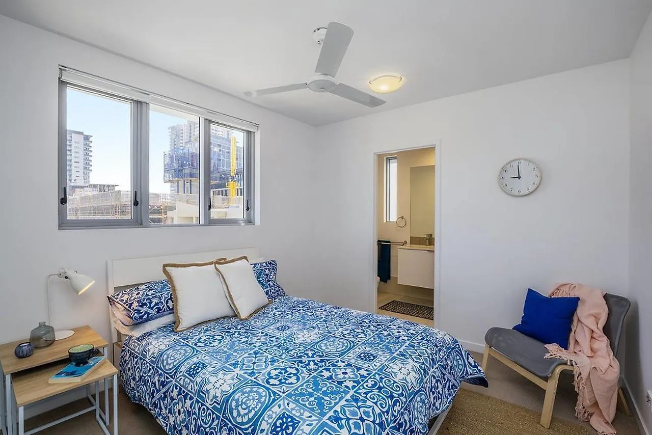 Executive Designer Apartment With Parking Brisbane