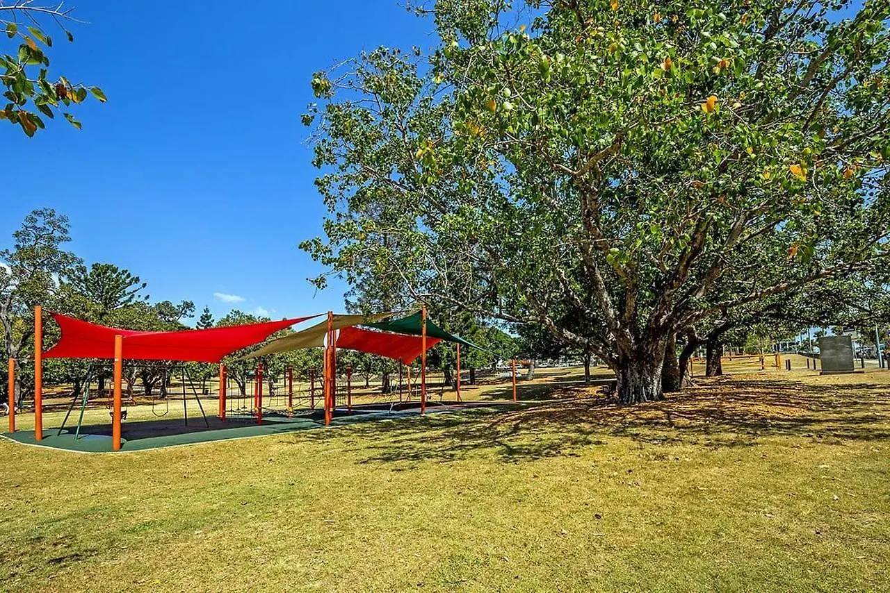 Executive Designer Apartment With Parking Brisbane