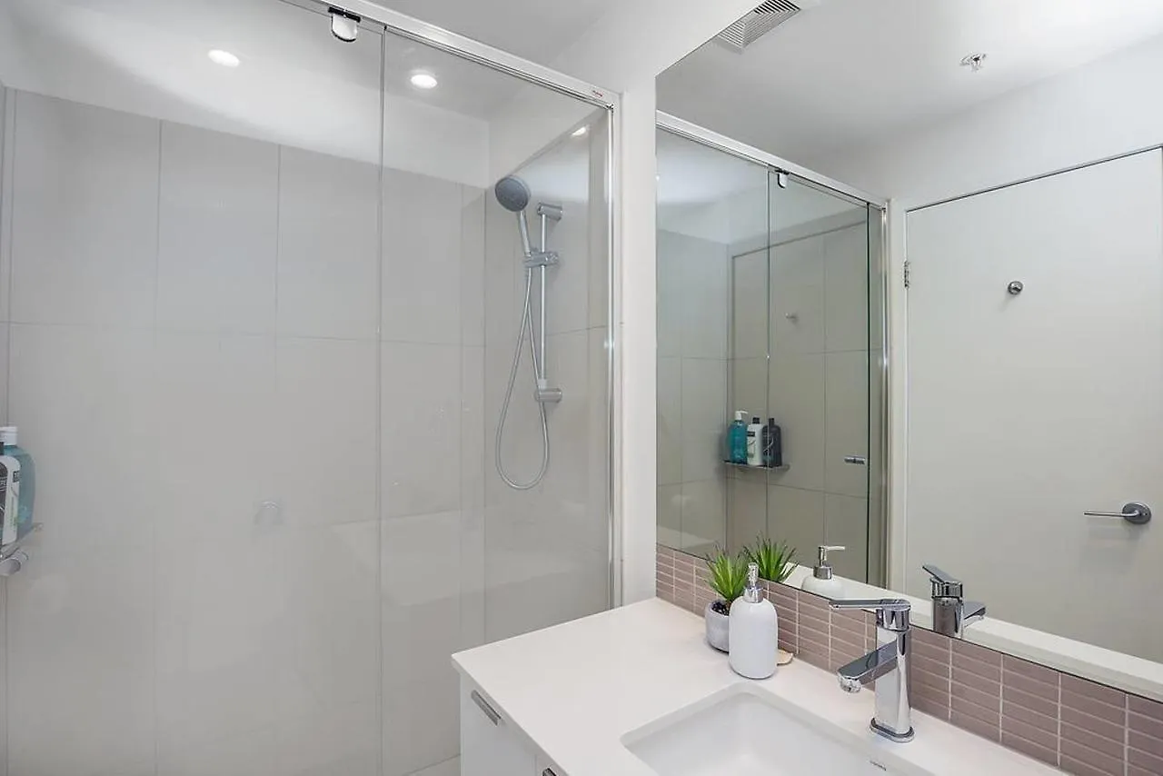 Executive Designer Apartment With Parking Brisbane