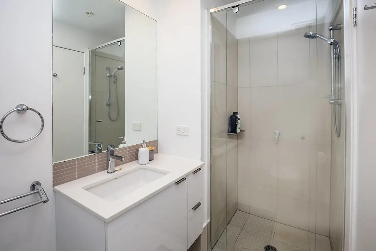 Executive Designer Apartment With Parking Brisbane 0*,