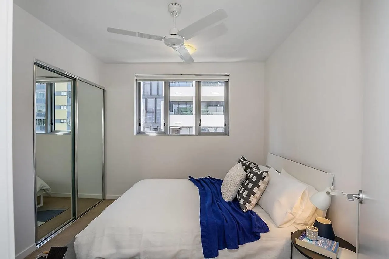Executive Designer Apartment With Parking Brisbane